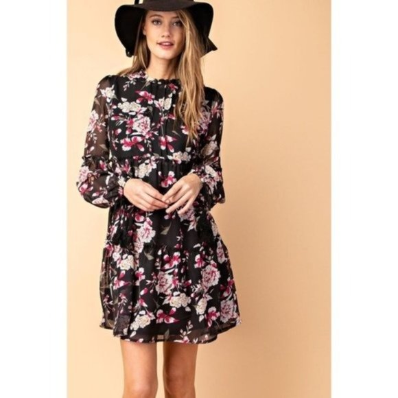 DAVI & DANI Dresses & Skirts - Davi & Dani Black Floral Long Sleeve Dress
